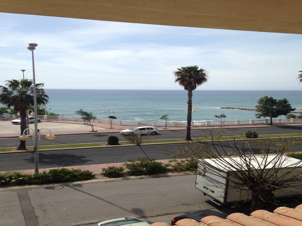 Apartamentos Torreon Del Mar Benalmadena Bilik gambar
