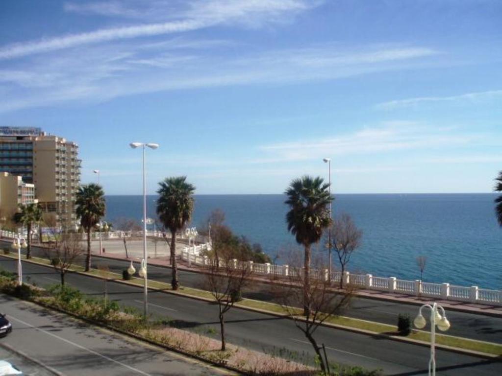 Apartamentos Torreon Del Mar Benalmadena Bilik gambar
